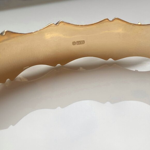Antique 9k Yellow Gold and Pearls Bangle Stamped Hallmarks, Hinged with a Clasp - Picture 5 of 7